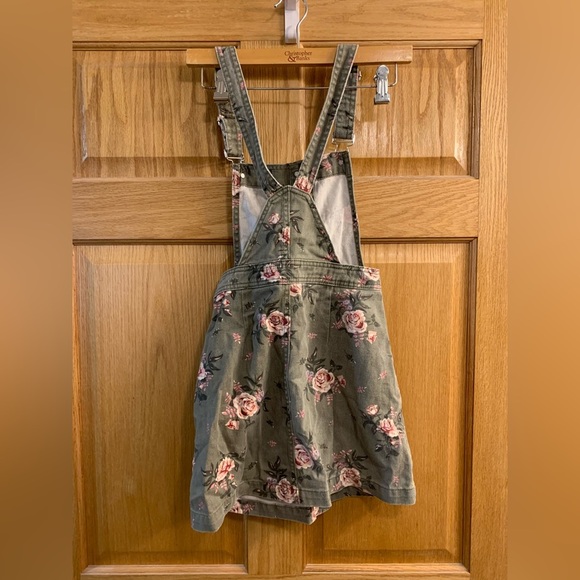 Divided H&M Overall Denim Skirt Green Flowers Womens 2 Jean Jumper Button Front - Picture 3 of 4